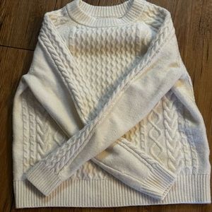 Women’s white stitch cable sweater. Size medium